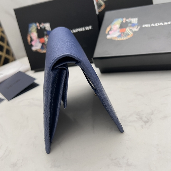 プラダ財布コピー側面デザイン